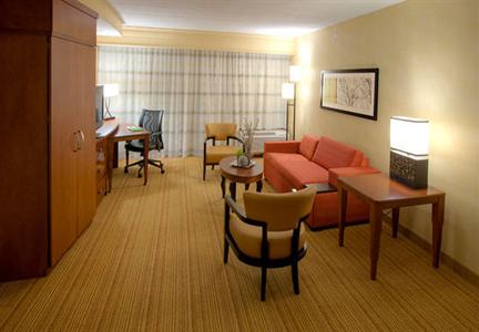 фото отеля Courtyard Providence Lincoln