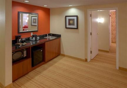 фото отеля Courtyard Providence Lincoln