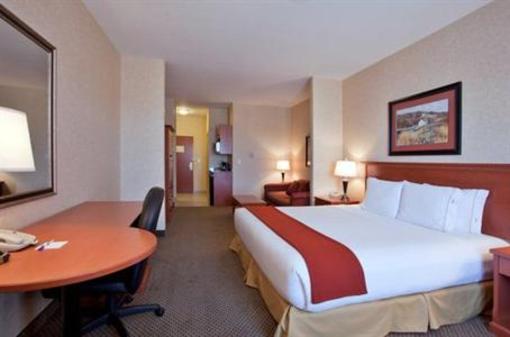 фото отеля Holiday Inn Express Suites Airdrie