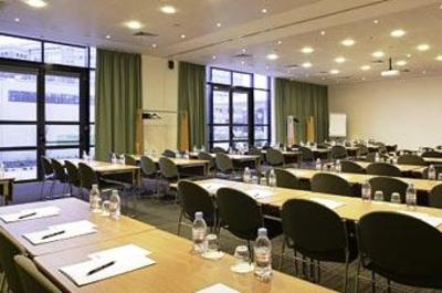 фото отеля Ibis Tours Sud
