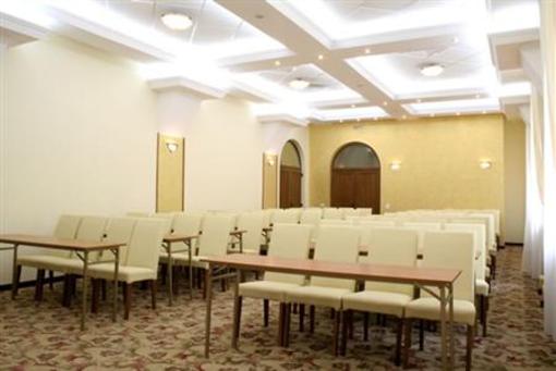 фото отеля Belvedere Hotel Ramnicu Valcea