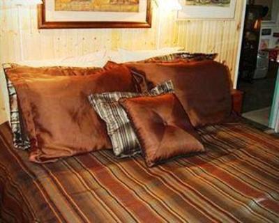 фото отеля Nostalgic 1950 Beach Cottage Bed & Breakfast