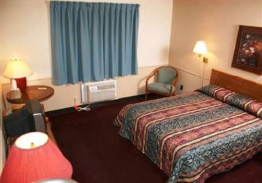 фото отеля East Grand Inn
