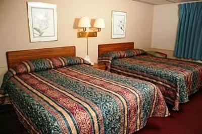 фото отеля East Grand Inn