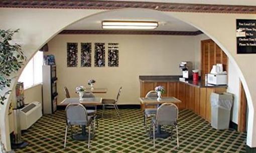 фото отеля Hallmark Inn & Suites