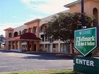 фото отеля Hallmark Inn & Suites