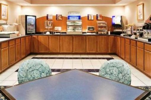 фото отеля Holiday Inn Express Bucyrus
