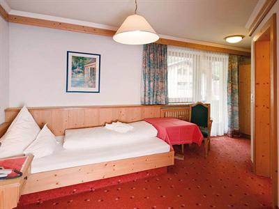 фото отеля Gartenhotel Linde Ried im Oberinntal
