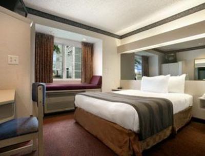 фото отеля Microtel Inn & Suites Joplin