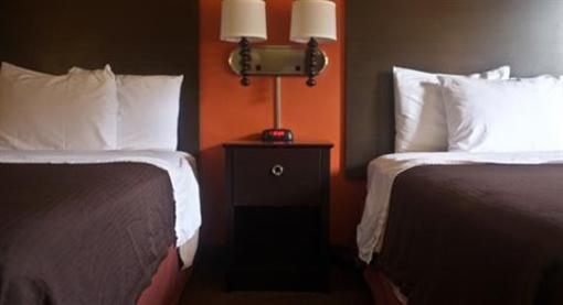 фото отеля AmericInn Hotel Ham Lake
