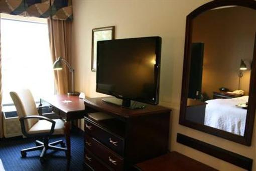 фото отеля Hampton Inn Perry