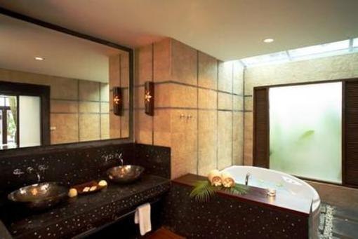 фото отеля The Emerald Residence