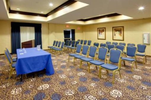 фото отеля Holiday Inn Express Hotel & Suites East Brunswick