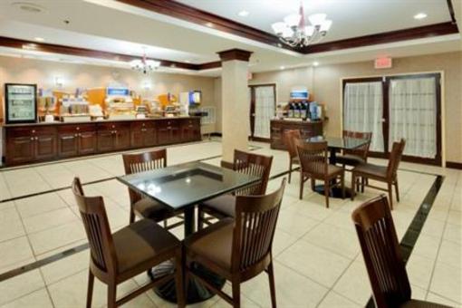 фото отеля Holiday Inn Express Hotel & Suites East Brunswick