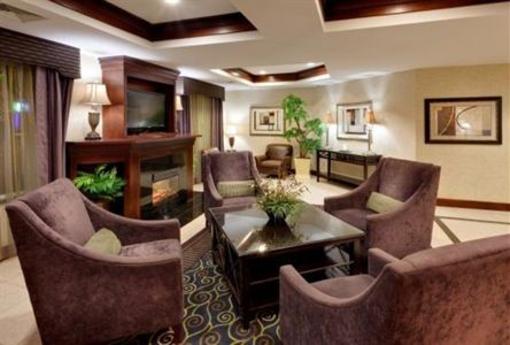 фото отеля Holiday Inn Express Hotel & Suites East Brunswick