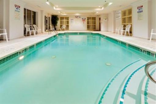 фото отеля Holiday Inn Express Hotel & Suites East Brunswick