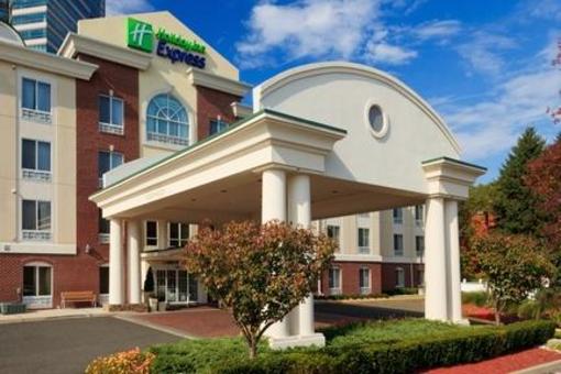 фото отеля Holiday Inn Express Hotel & Suites East Brunswick