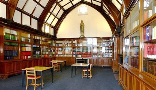 фото отеля Gillis Centre Guest Hosue Edinburgh