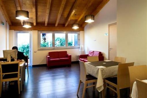 фото отеля Empedocle Comfort Suites Budapest
