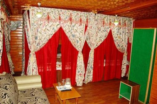 фото отеля Hotel Zahgeer Continental Srinagar
