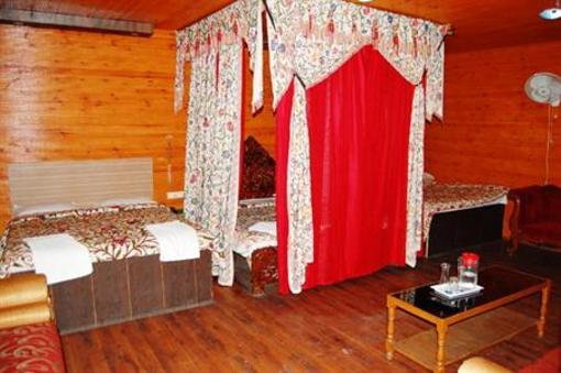 фото отеля Hotel Zahgeer Continental Srinagar