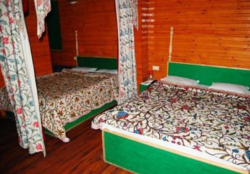 фото отеля Hotel Zahgeer Continental Srinagar