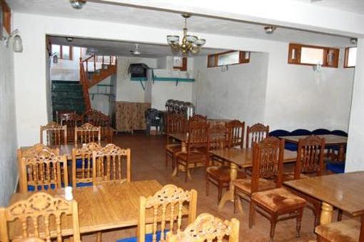 фото отеля Hotel Zahgeer Continental Srinagar