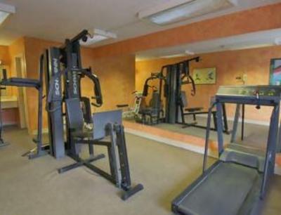 фото отеля Howard Johnson Express Inn & Suites Lake Front Park