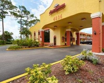 фото отеля Howard Johnson Express Inn & Suites Lake Front Park