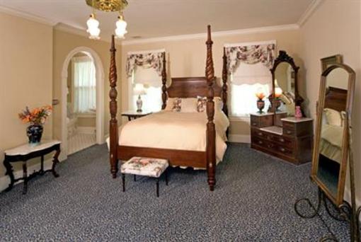 фото отеля The Courtyard Inn Lake Lucerne Orlando