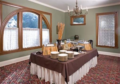 фото отеля The Courtyard Inn Lake Lucerne Orlando