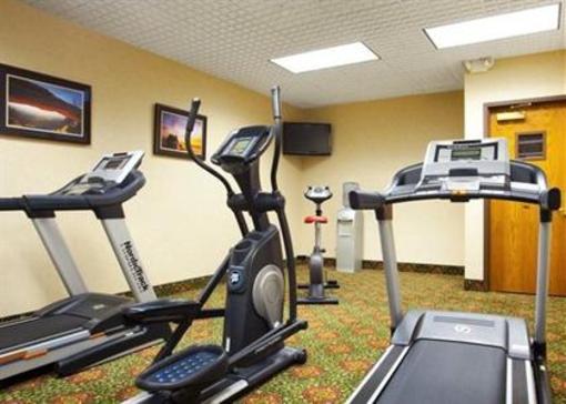 фото отеля Holiday Inn Express Hotel & Suites Grand Rapids Airport