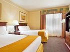 фото отеля Holiday Inn Express Hotel & Suites Grand Rapids Airport