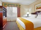 фото отеля Holiday Inn Express Hotel & Suites Grand Rapids Airport