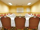фото отеля Holiday Inn Express Hotel & Suites Grand Rapids Airport