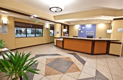 фото отеля Holiday Inn Express Hotel & Suites Plymouth (Indiana)
