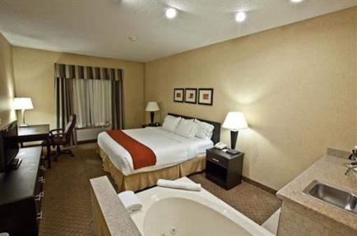 фото отеля Holiday Inn Express Hotel & Suites Plymouth (Indiana)