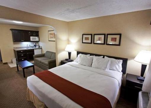 фото отеля Holiday Inn Express Hotel & Suites Plymouth (Indiana)