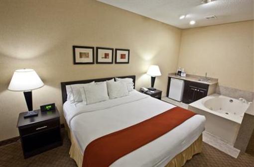 фото отеля Holiday Inn Express Hotel & Suites Plymouth (Indiana)