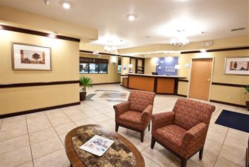 фото отеля Holiday Inn Express Hotel & Suites Plymouth (Indiana)