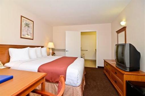 фото отеля BEST WESTERN Golden Triangle Inn