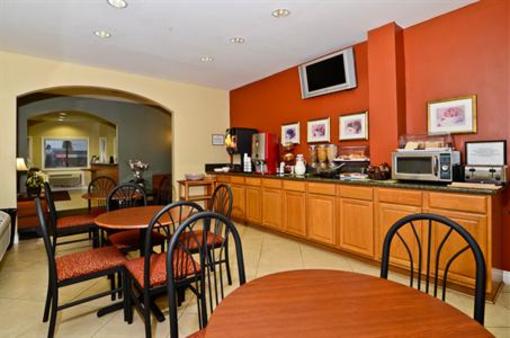 фото отеля BEST WESTERN Golden Triangle Inn