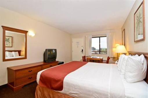 фото отеля BEST WESTERN Golden Triangle Inn
