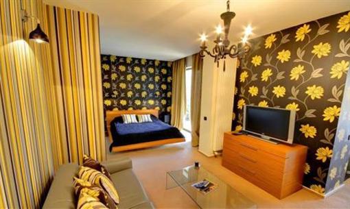 фото отеля Chambers'n Charm Boutique Hotel