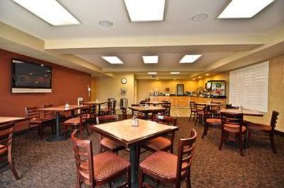 фото отеля Best Western Plus Placentia Inn & Suites