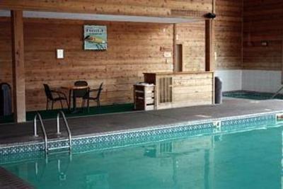 фото отеля Crooked Lake Lodge Siren