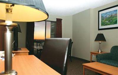 фото отеля Alberta Place Suite Hotel