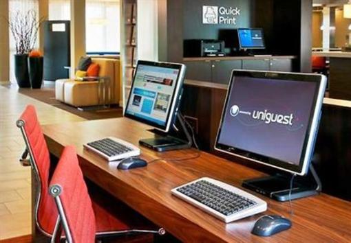 фото отеля Courtyard by Marriott Boston Stoughton