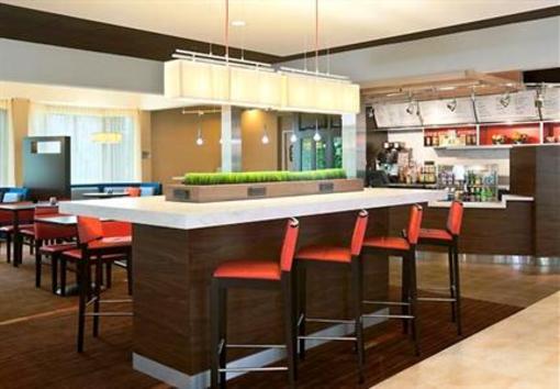 фото отеля Courtyard by Marriott Boston Stoughton