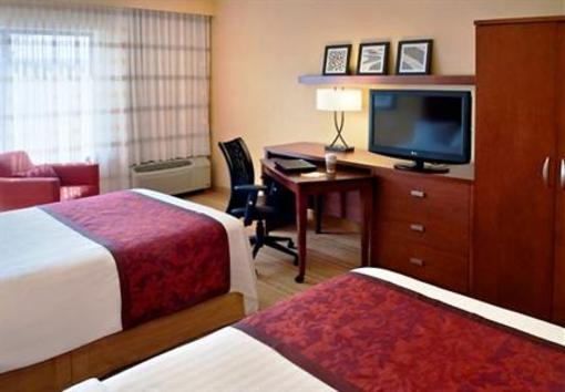 фото отеля Courtyard by Marriott Boston Stoughton